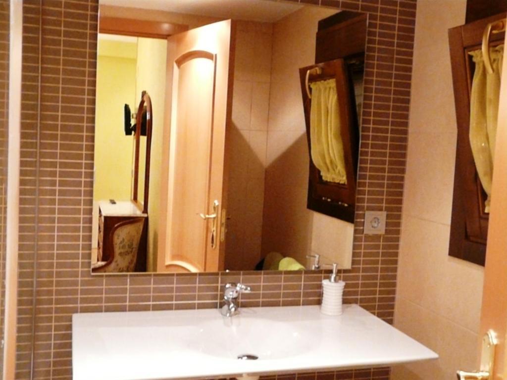Apartamento Turístico Guara Casa Castro Barbastro Exterior foto