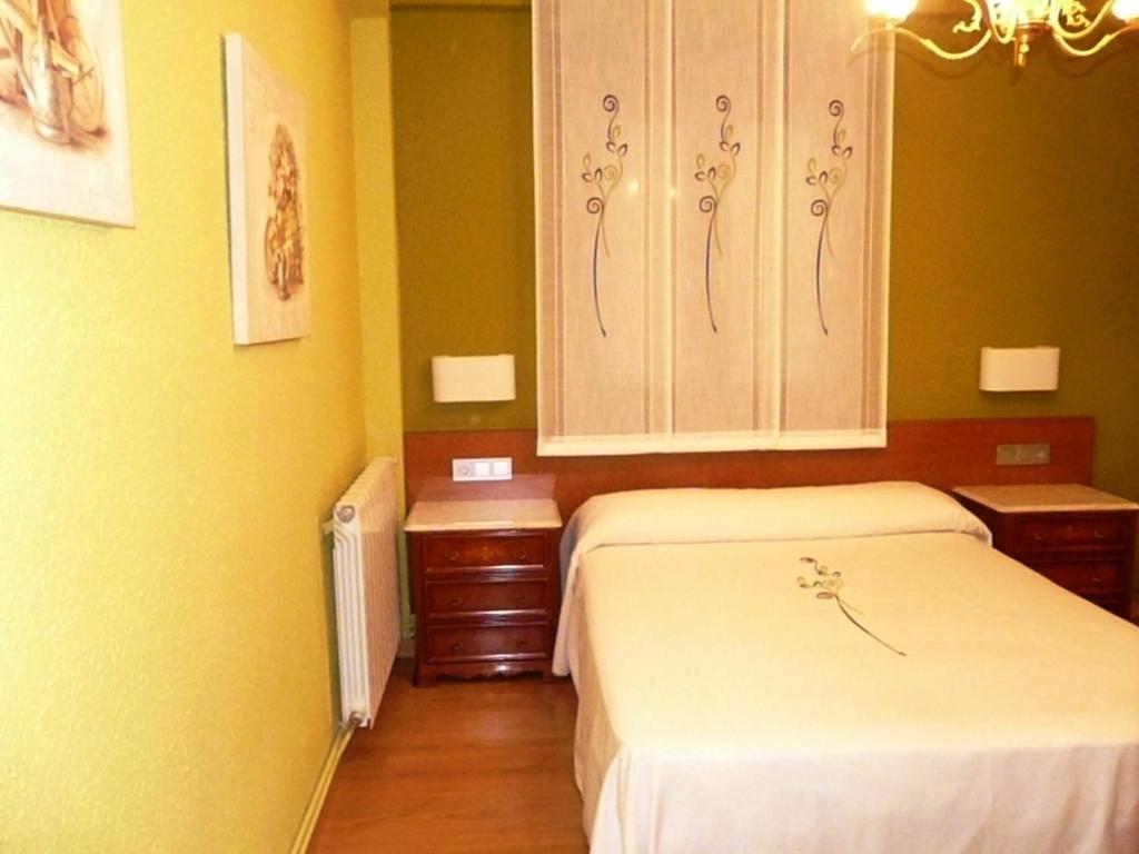 Apartamento Turístico Guara Casa Castro Barbastro Quarto foto